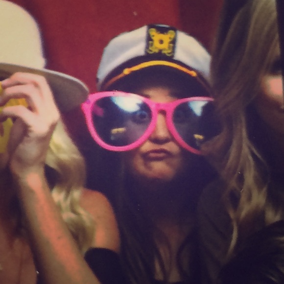 Meet your Posher, Whitney - Picture 1 of 1